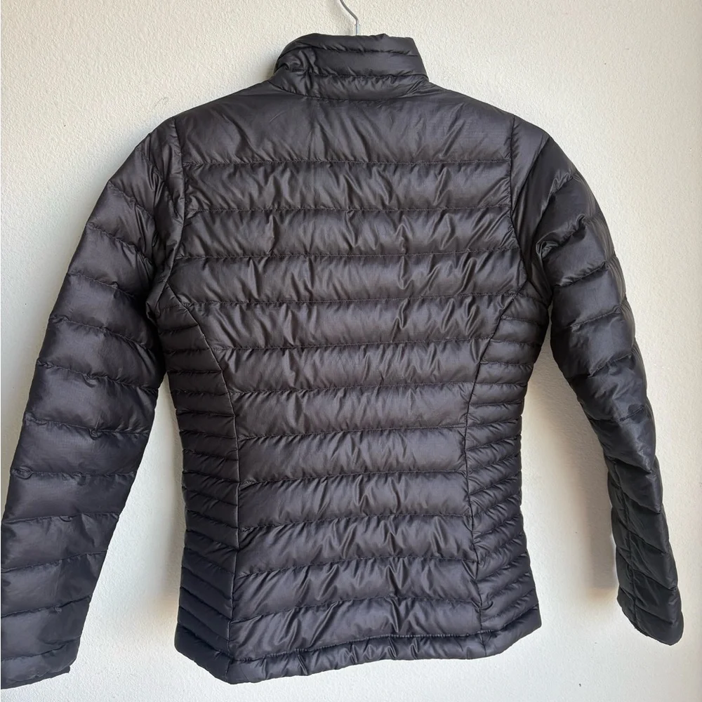 Patagonia Women's Black Puffer Jacket - Picture 4 of 6
